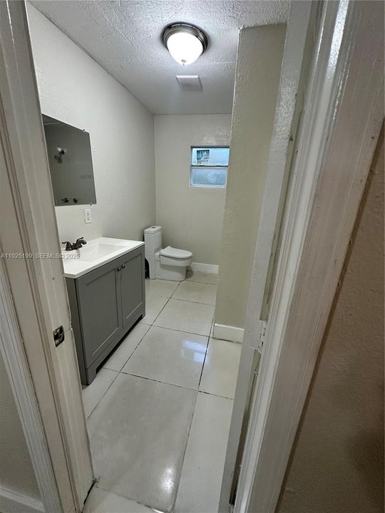 For Rent: $2,650 (4 beds, 1 baths, 1048 Square Feet)