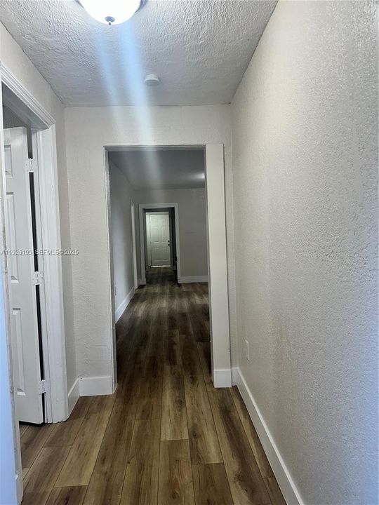 For Rent: $2,650 (4 beds, 1 baths, 1048 Square Feet)