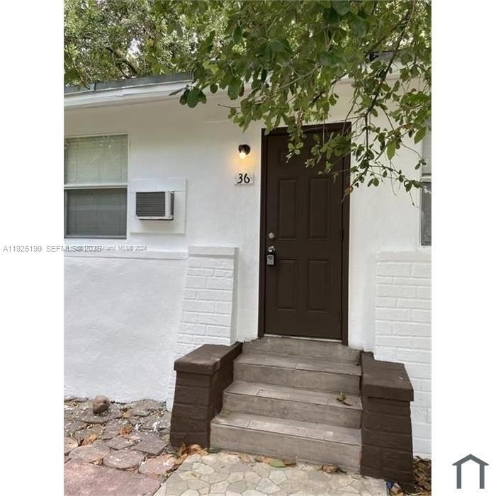 For Rent: $2,650 (4 beds, 1 baths, 1048 Square Feet)