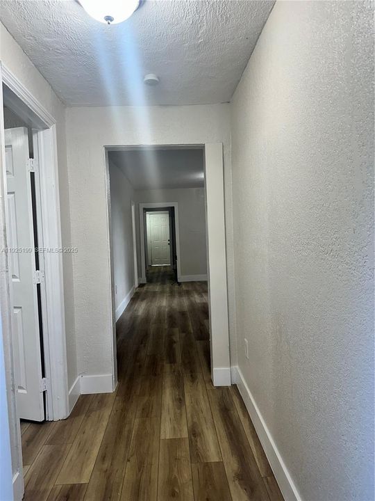 For Rent: $2,650 (4 beds, 1 baths, 1048 Square Feet)