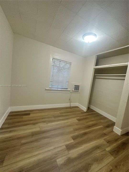For Rent: $2,650 (4 beds, 1 baths, 1048 Square Feet)