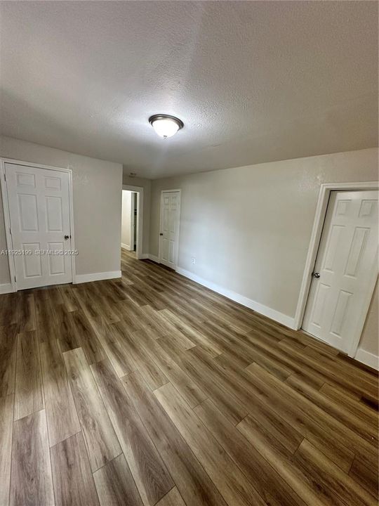 For Rent: $2,650 (4 beds, 1 baths, 1048 Square Feet)