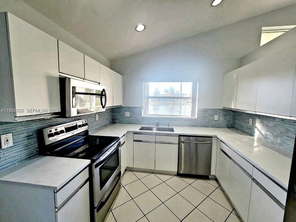 For Sale: $665,000 (3 beds, 2 baths, 1505 Square Feet)