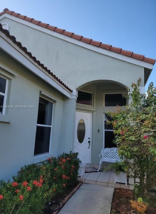 For Sale: $665,000 (3 beds, 2 baths, 1505 Square Feet)