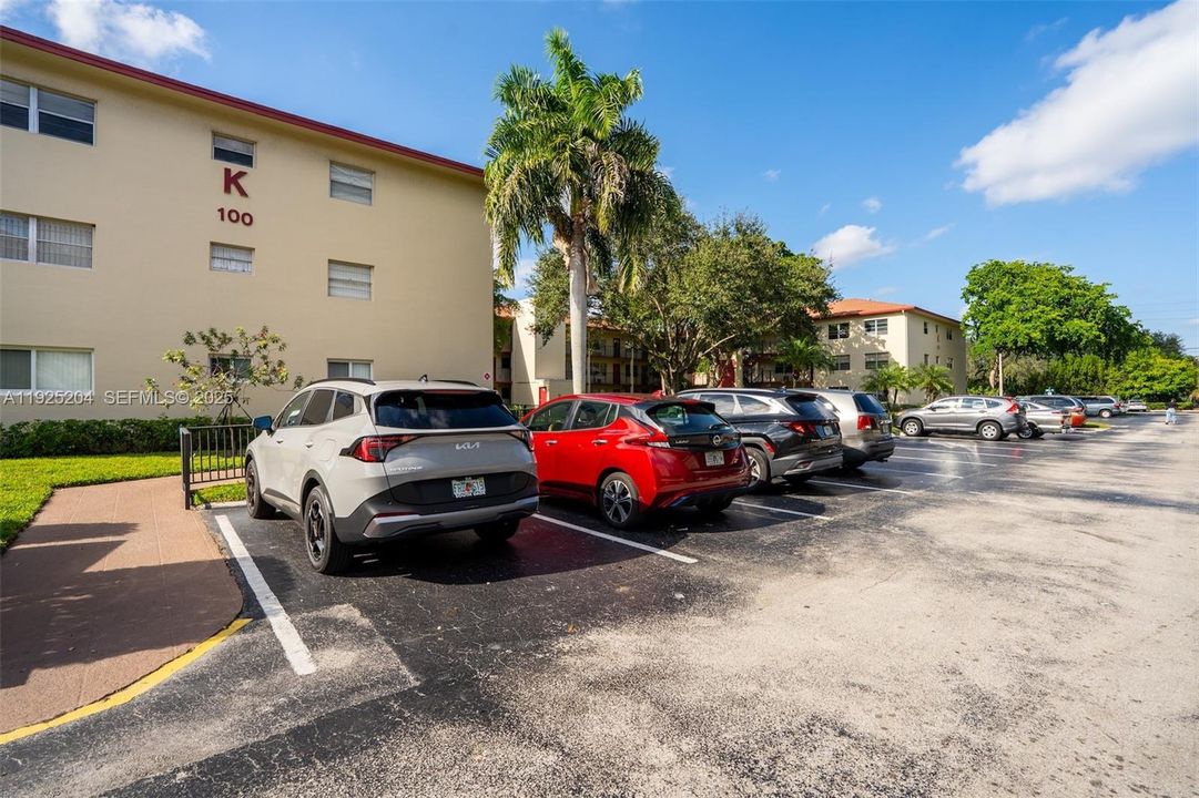 В аренду: $1,695 (1 спален, 1 ванн, 811 Квадратных фут)