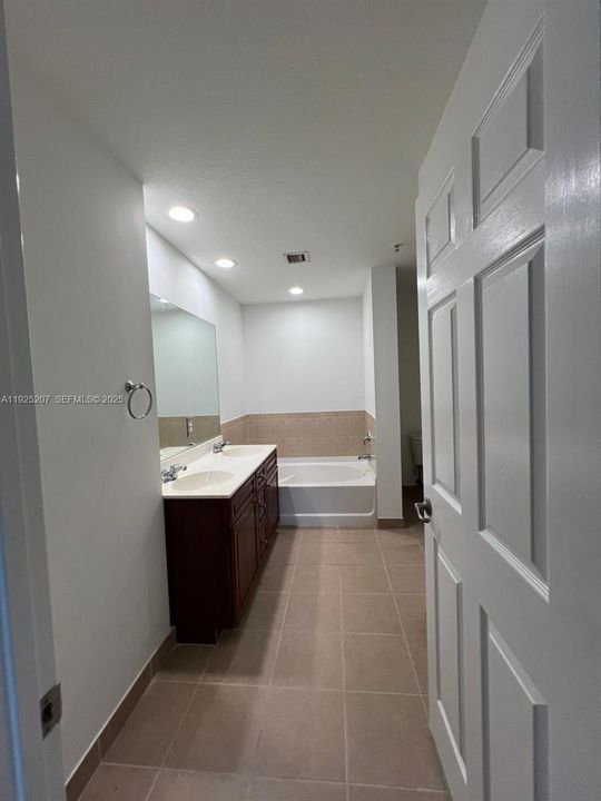 For Rent: $3,200 (3 beds, 2 baths, 2268 Square Feet)