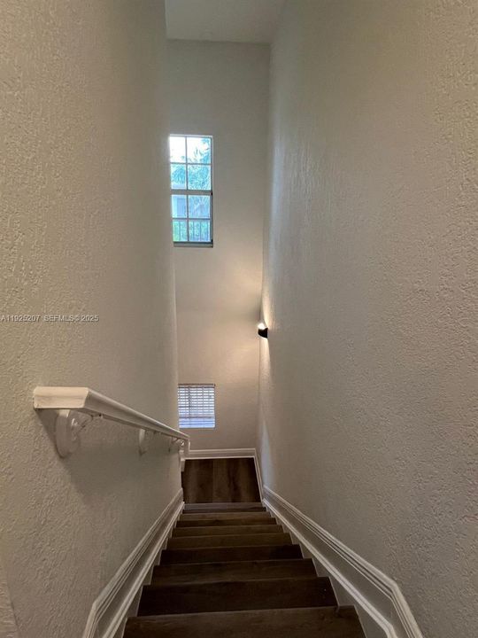 For Rent: $3,200 (3 beds, 2 baths, 2268 Square Feet)