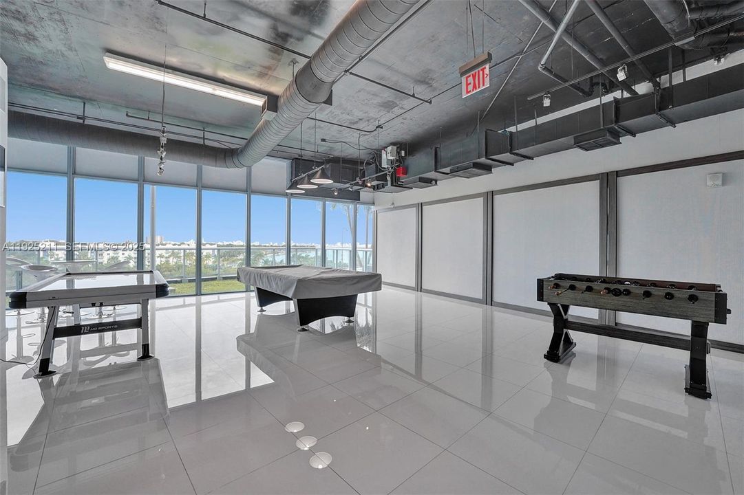 For Sale: $525,000 (1 beds, 1 baths, 773 Square Feet)