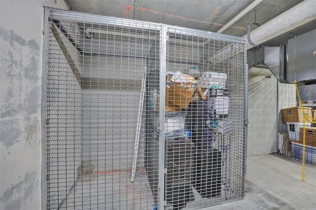 For Sale: $525,000 (1 beds, 1 baths, 773 Square Feet)