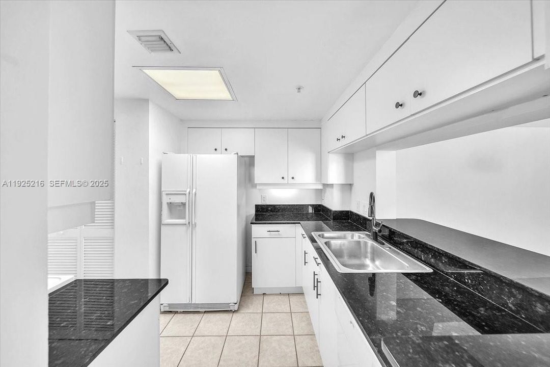 For Rent: $5,000 (2 beds, 2 baths, 1267 Square Feet)