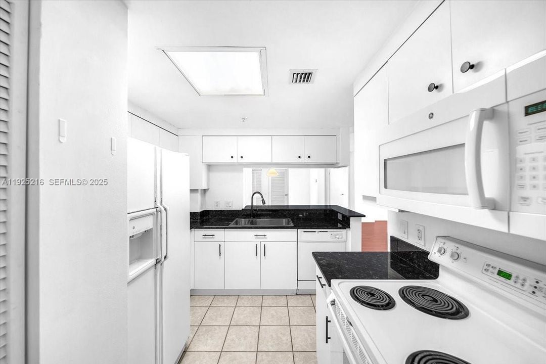 For Rent: $5,000 (2 beds, 2 baths, 1267 Square Feet)