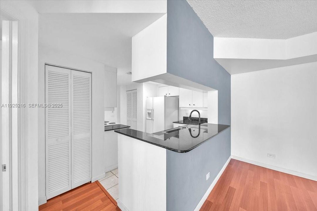 For Rent: $5,000 (2 beds, 2 baths, 1267 Square Feet)