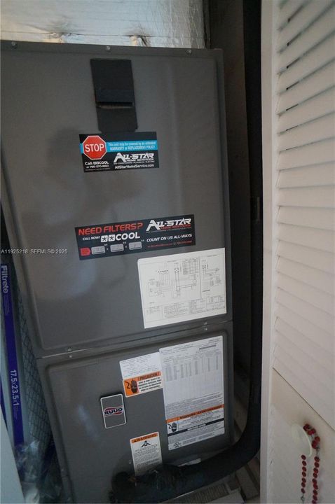 For Rent: $1,750 (1 beds, 1 baths, 720 Square Feet)