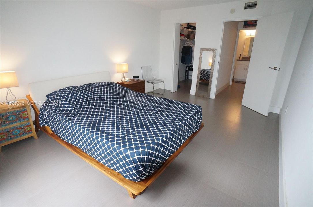 For Rent: $1,750 (1 beds, 1 baths, 720 Square Feet)