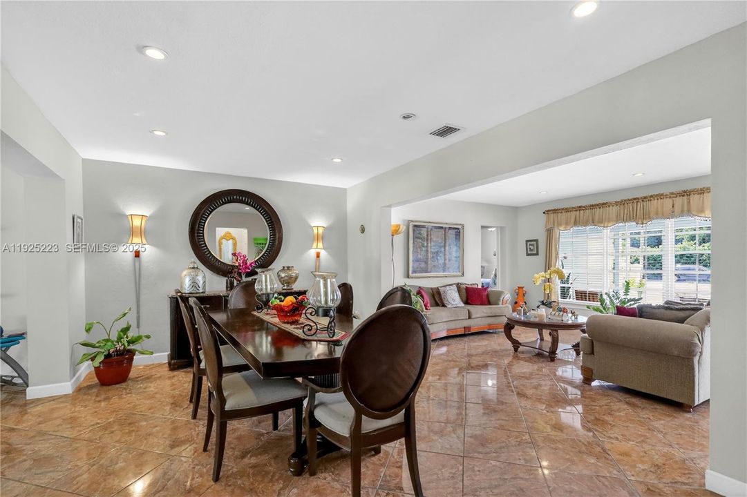 For Sale: $950,000 (5 beds, 3 baths, 2217 Square Feet)