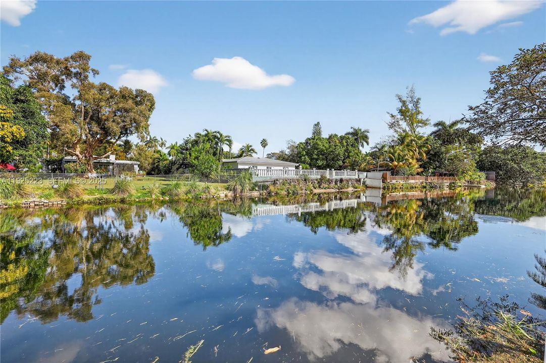 For Sale: $950,000 (5 beds, 3 baths, 2217 Square Feet)