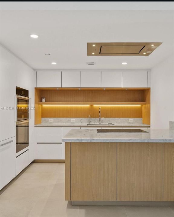 For Rent: $12,500 (2 beds, 3 baths, 2109 Square Feet)