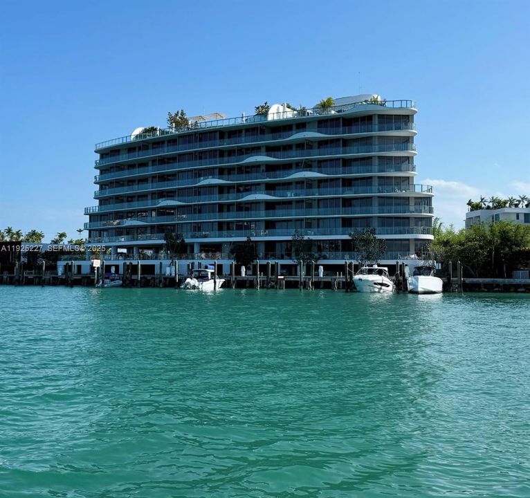 For Rent: $12,500 (2 beds, 3 baths, 2109 Square Feet)