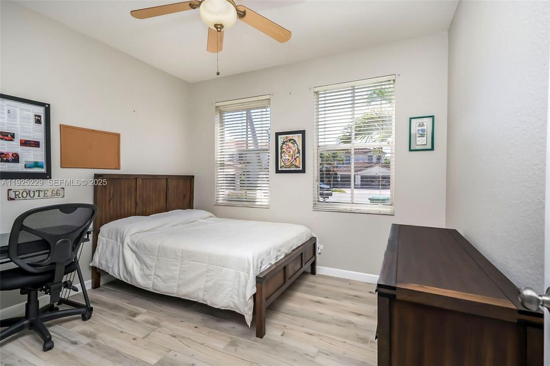 En Renta: $4,750 (3 camas, 3 baños, 1998 Pies cuadrados)