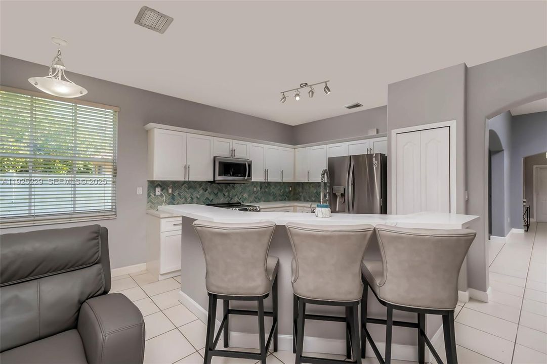 En Renta: $4,750 (3 camas, 3 baños, 1998 Pies cuadrados)