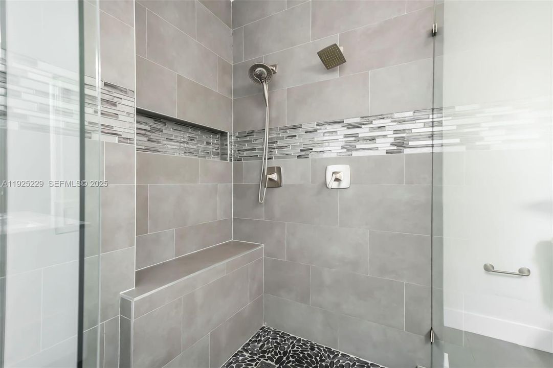 En Renta: $4,750 (3 camas, 3 baños, 1998 Pies cuadrados)