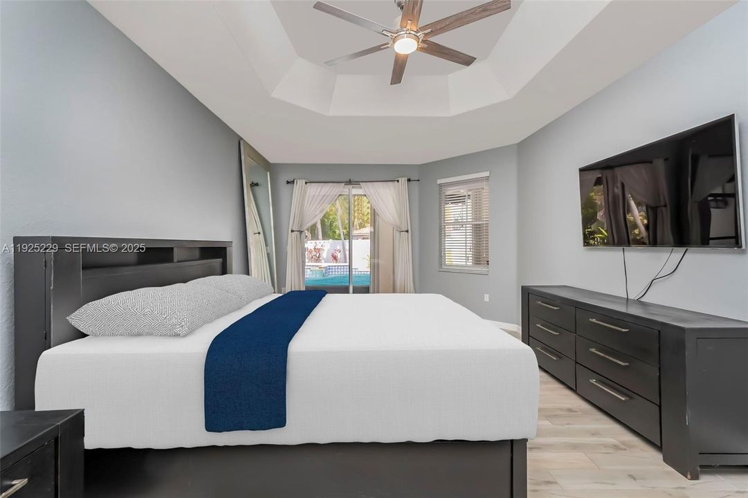 En Renta: $4,750 (3 camas, 3 baños, 1998 Pies cuadrados)