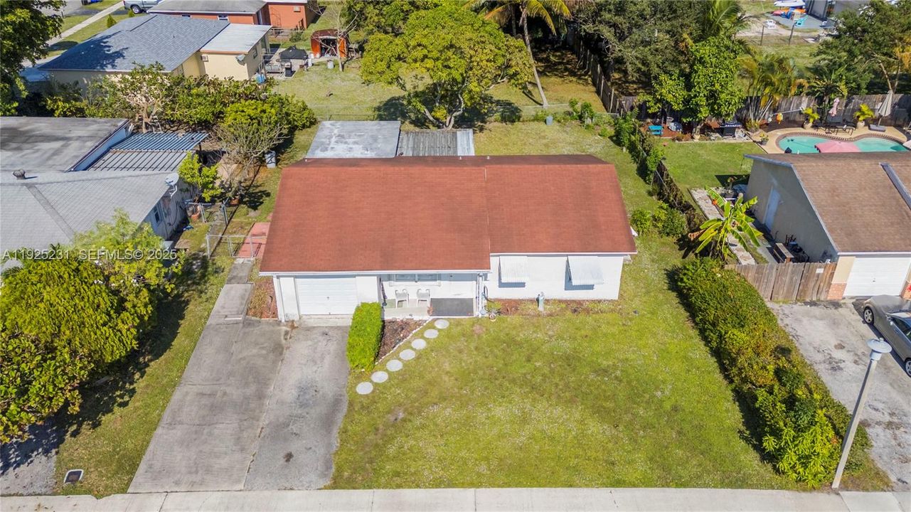 For Sale: $399,000 (4 beds, 3 baths, 1267 Square Feet)