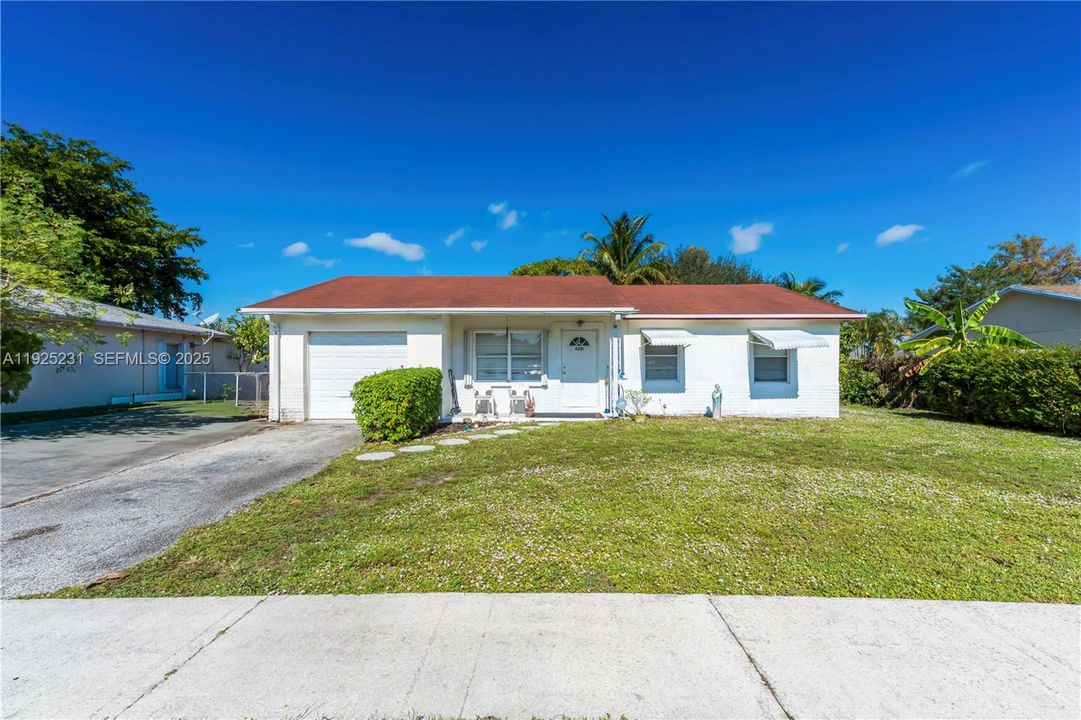 For Sale: $399,000 (4 beds, 3 baths, 1267 Square Feet)