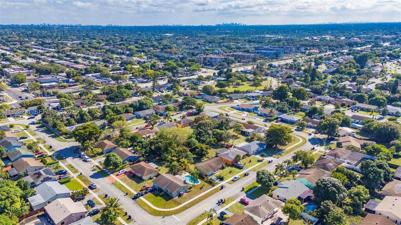 For Sale: $399,000 (4 beds, 3 baths, 1267 Square Feet)