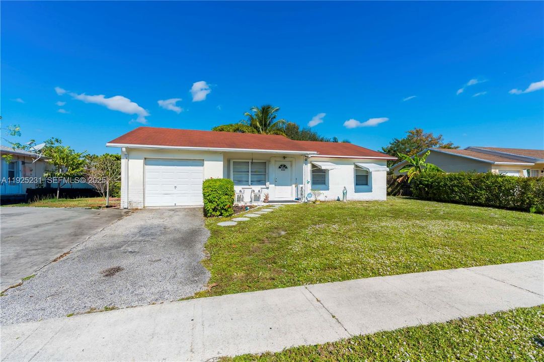 For Sale: $399,000 (4 beds, 3 baths, 1267 Square Feet)