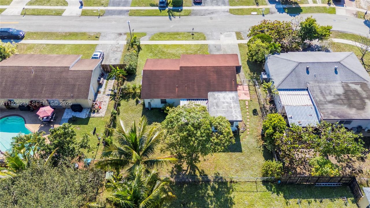 For Sale: $399,000 (4 beds, 3 baths, 1267 Square Feet)