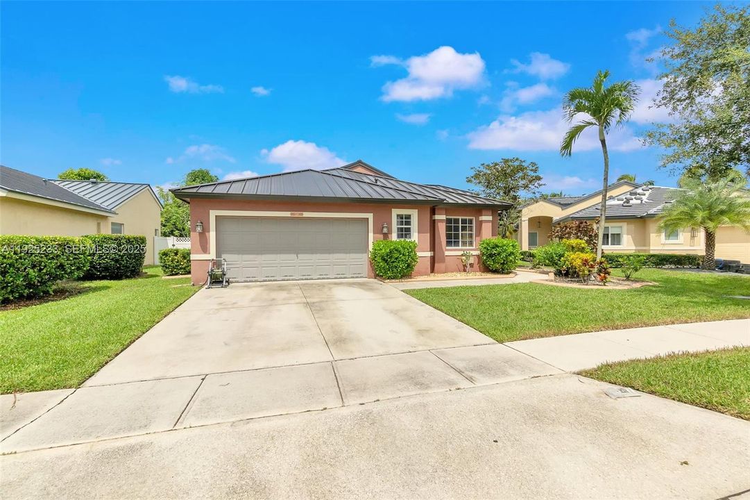 For Sale: $738,900 (4 beds, 2 baths, 2098 Square Feet)