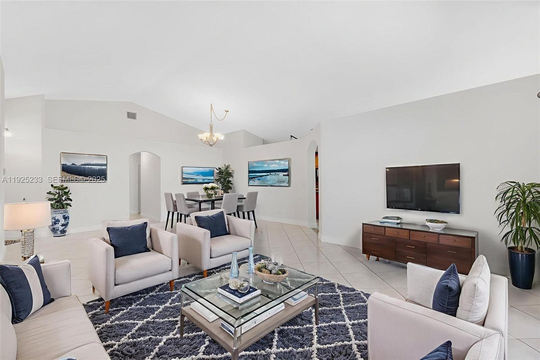 For Sale: $738,900 (4 beds, 2 baths, 2098 Square Feet)