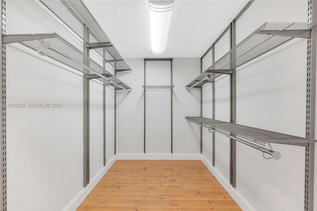 For Sale: $738,900 (4 beds, 2 baths, 2098 Square Feet)