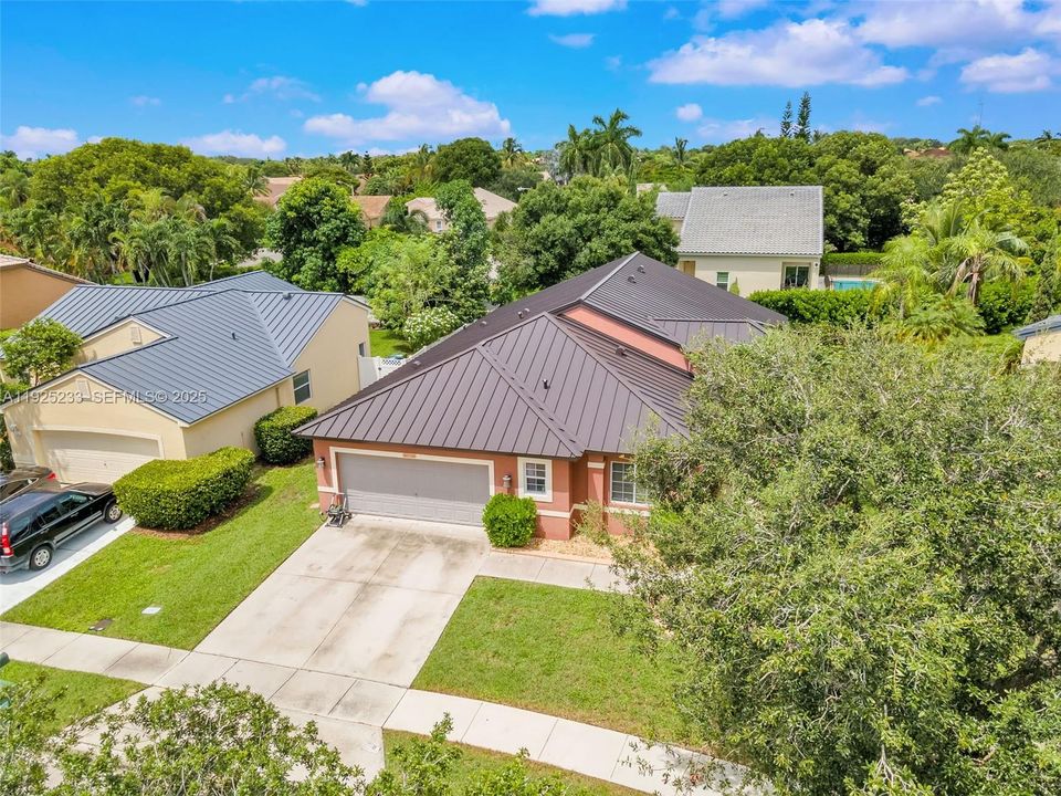 For Sale: $738,900 (4 beds, 2 baths, 2098 Square Feet)