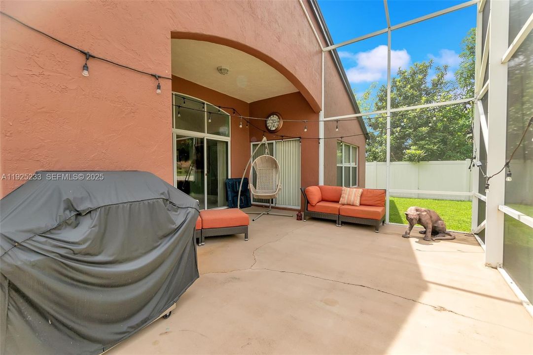 For Sale: $738,900 (4 beds, 2 baths, 2098 Square Feet)