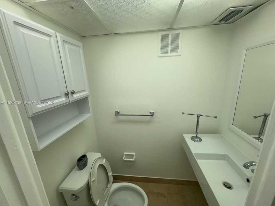 В аренду: $2,100 (1 спален, 1 ванн, 780 Квадратных фут)