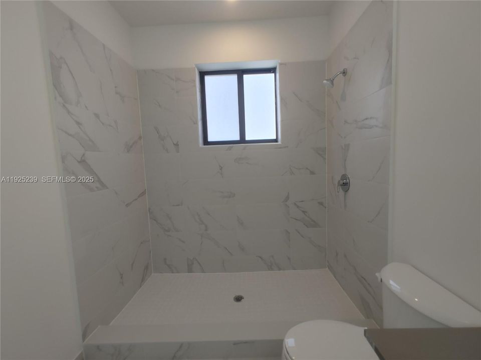 В аренду: $2,600 (3 спален, 2 ванн, 1718 Квадратных фут)