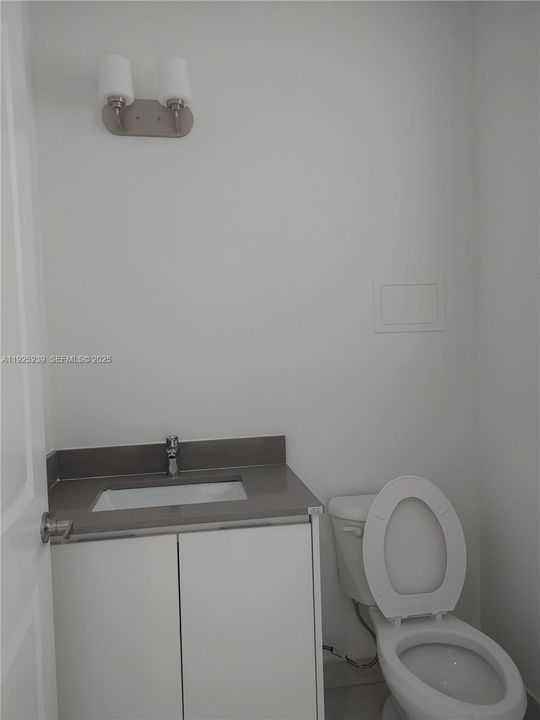 В аренду: $2,600 (3 спален, 2 ванн, 1718 Квадратных фут)