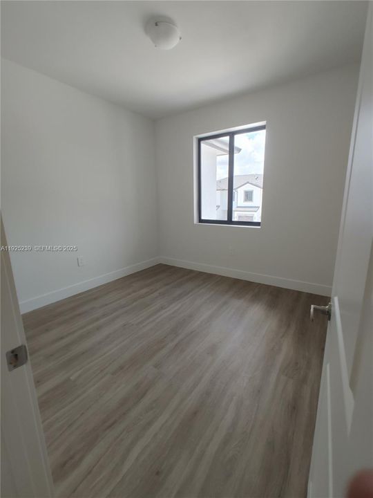 В аренду: $2,600 (3 спален, 2 ванн, 1718 Квадратных фут)