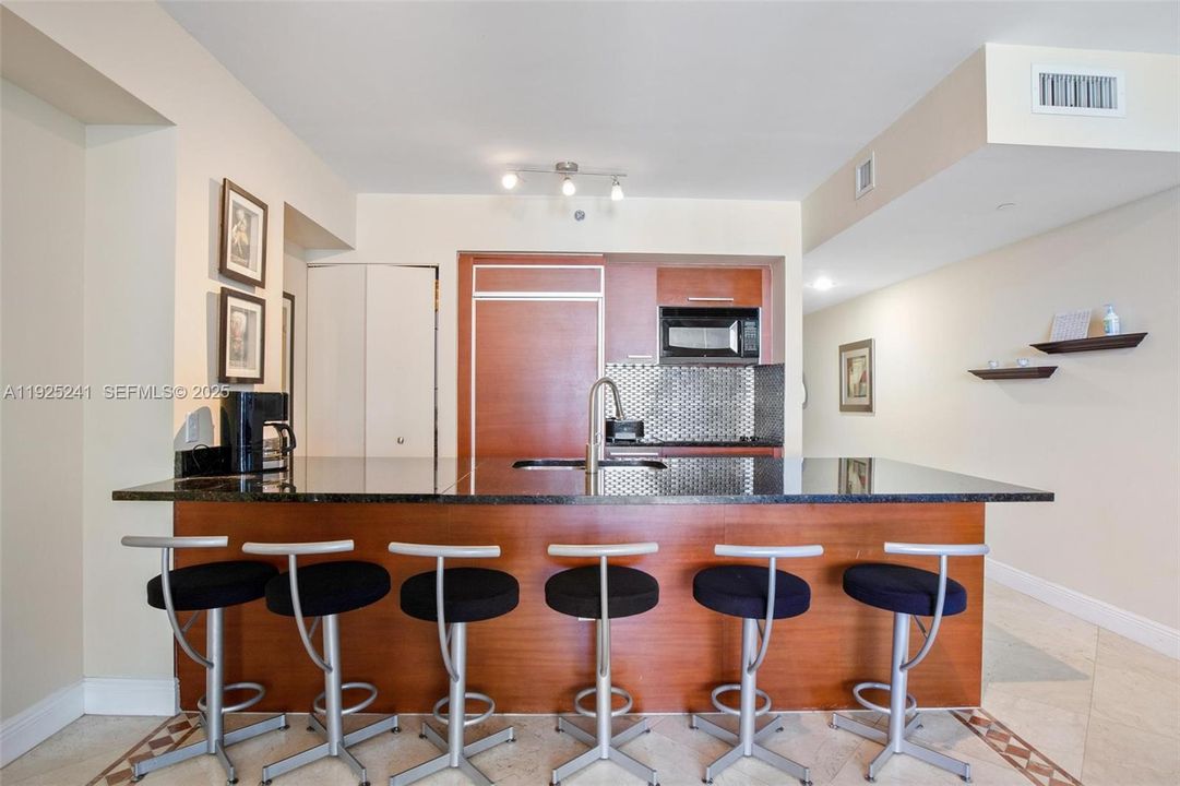 En Venta: $705,000 (1 camas, 1 baños, 844 Pies cuadrados)