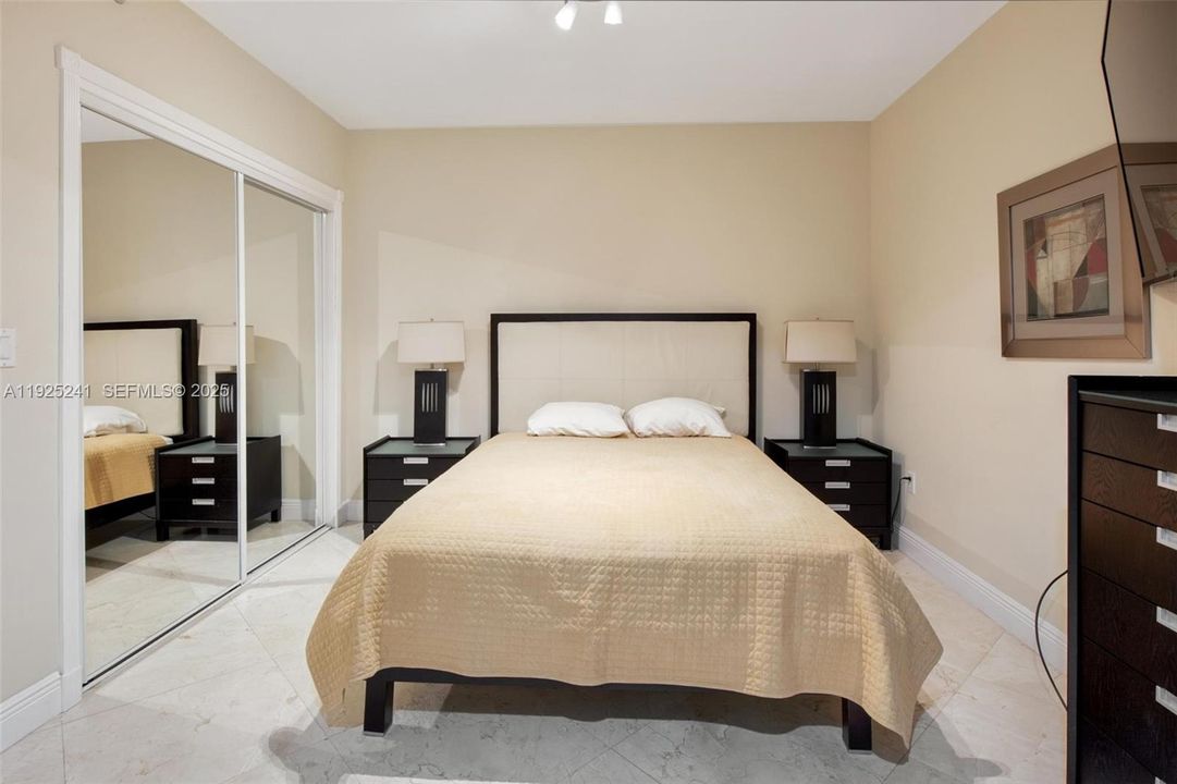 En Venta: $705,000 (1 camas, 1 baños, 844 Pies cuadrados)