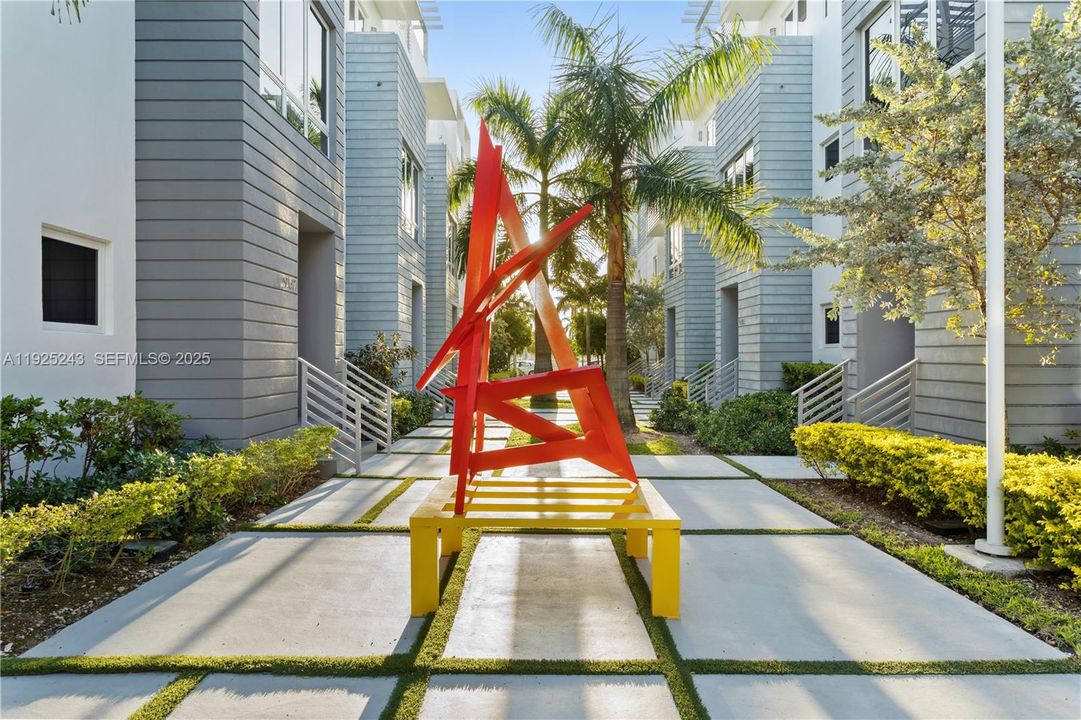 出租: $5,200 (4 贝兹, 3 浴室, 0 平方英尺)