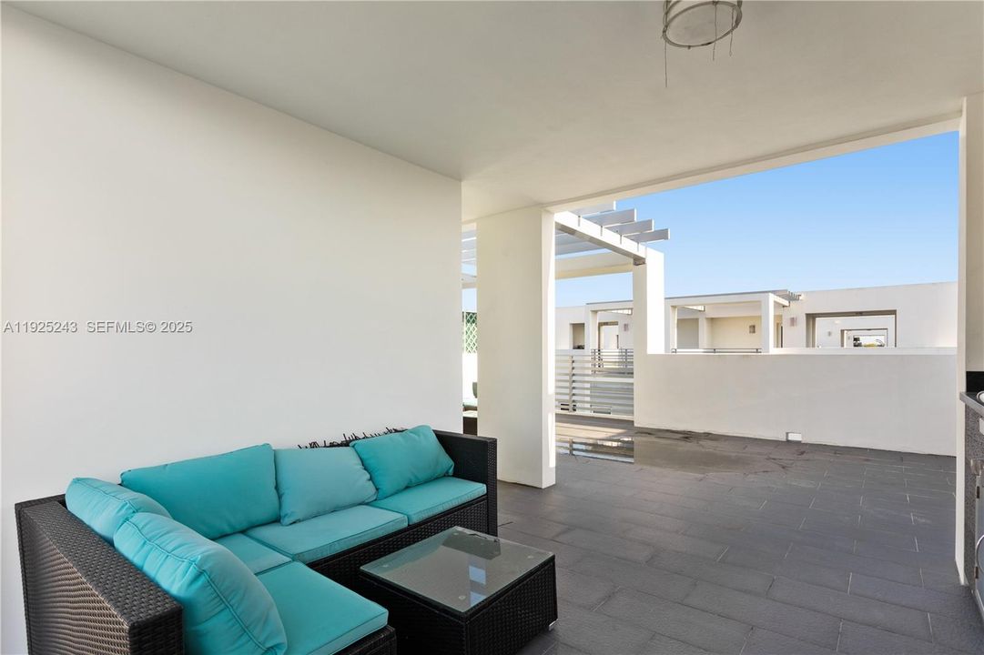 出租: $5,200 (4 贝兹, 3 浴室, 0 平方英尺)