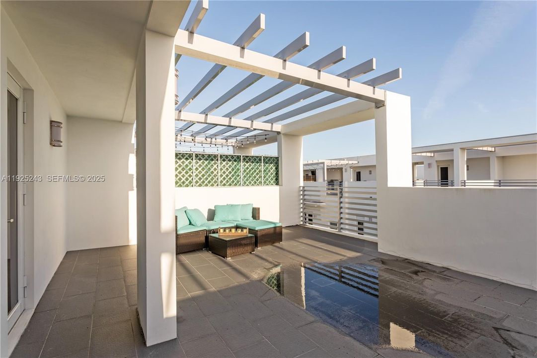 出租: $5,200 (4 贝兹, 3 浴室, 0 平方英尺)