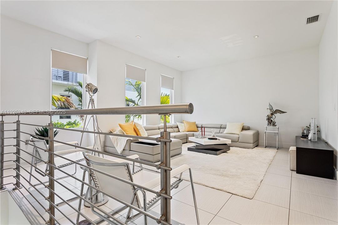 出租: $5,200 (4 贝兹, 3 浴室, 0 平方英尺)