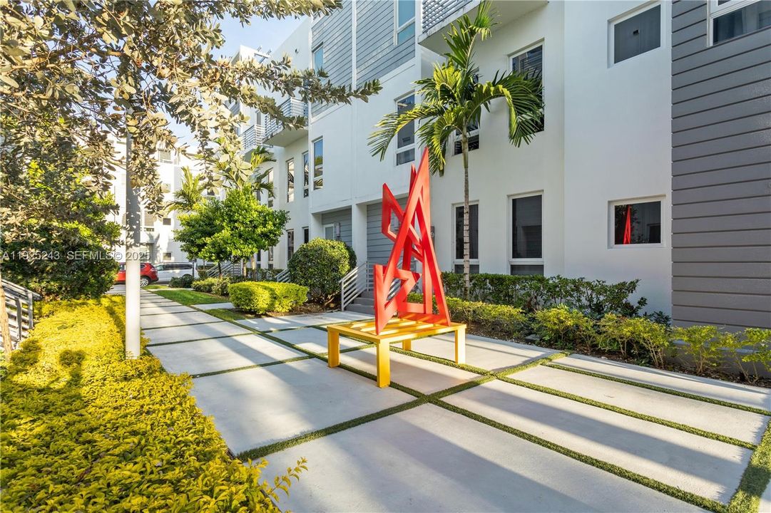 出租: $5,200 (4 贝兹, 3 浴室, 0 平方英尺)