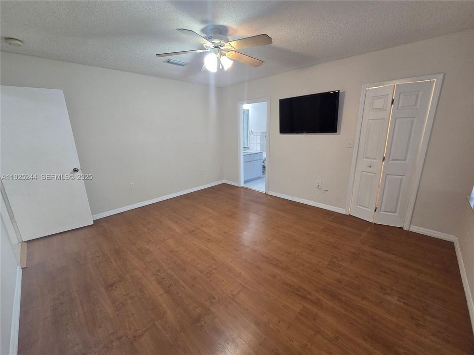 For Rent: $3,500 (3 beds, 2 baths, 1561 Square Feet)