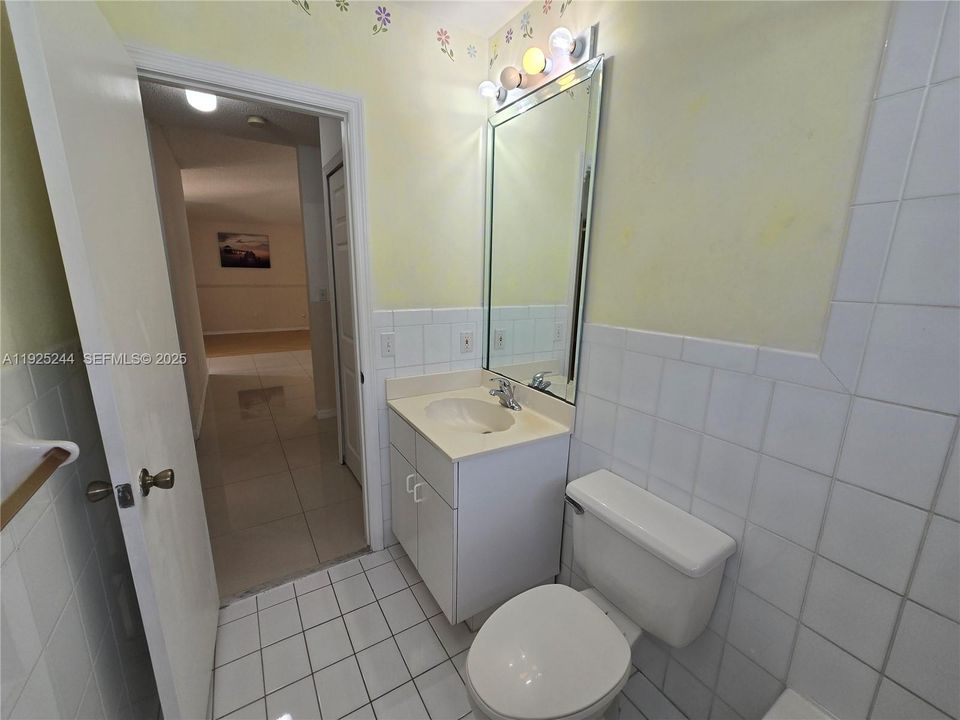 For Rent: $3,500 (3 beds, 2 baths, 1561 Square Feet)