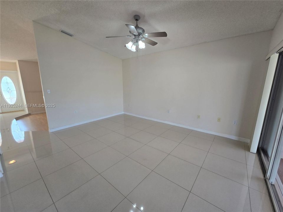 For Rent: $3,500 (3 beds, 2 baths, 1561 Square Feet)